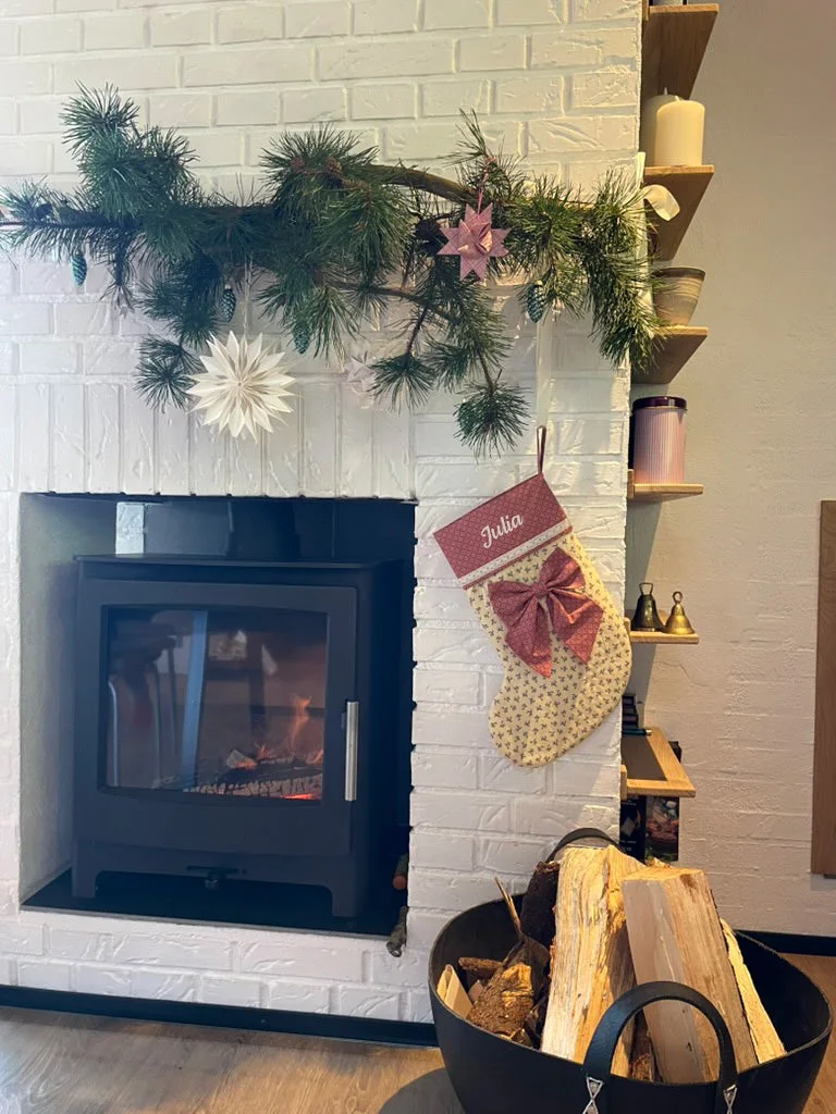 Håndsyet julesok i bomuld med navn – billede 2