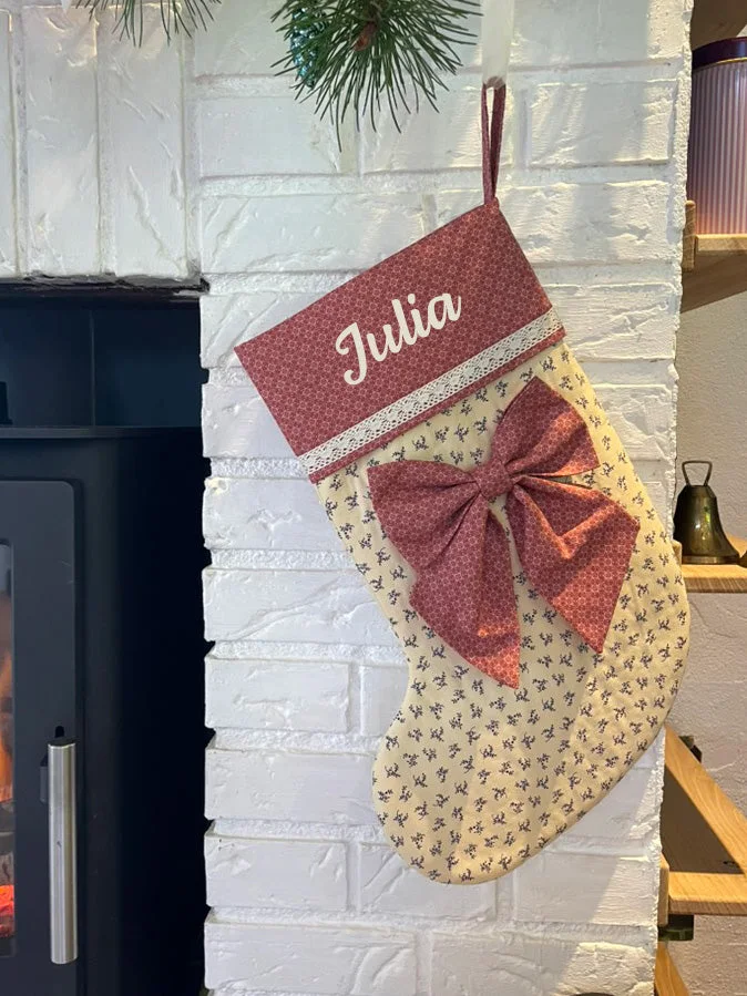 Håndsyet julesok i bomuld med navn – billede 3